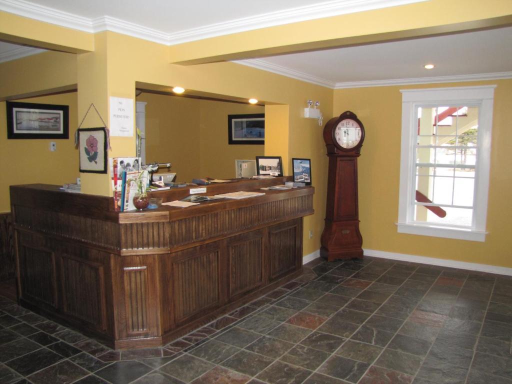 Grenfell Heritage Hotel & Suites Saint Anthony Exterior photo