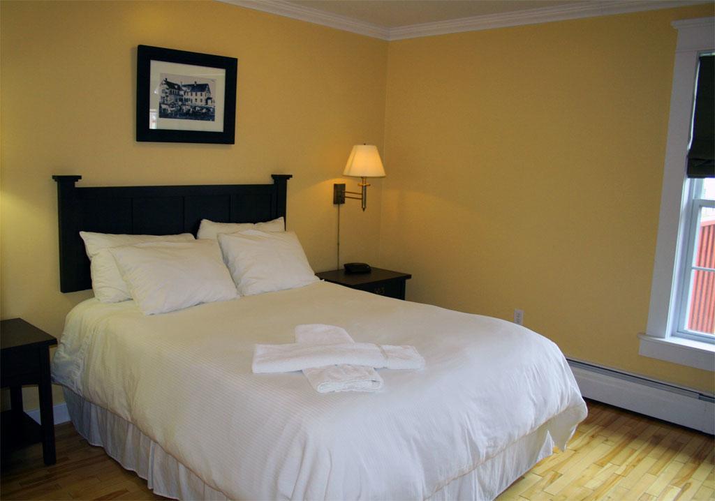 Grenfell Heritage Hotel & Suites Saint Anthony Exterior photo